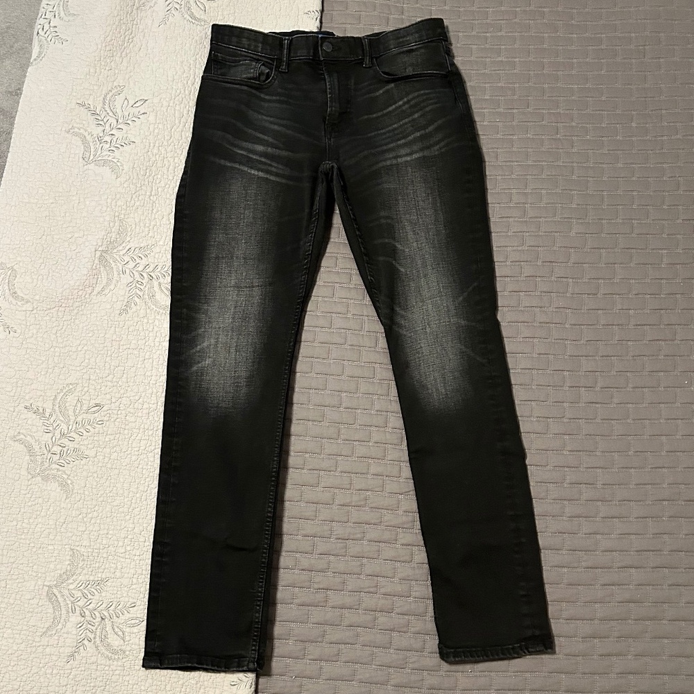 Old Navy Men’s 32x32-360 Stretch Slim Jeans-Black Distressed